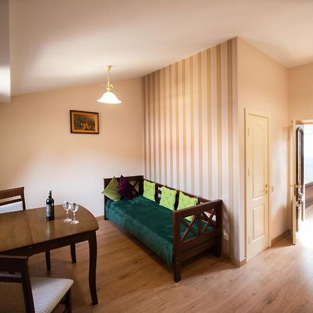Apart Yaroslava Osmomysla 9 Square - City Center Lemberg Exterior foto