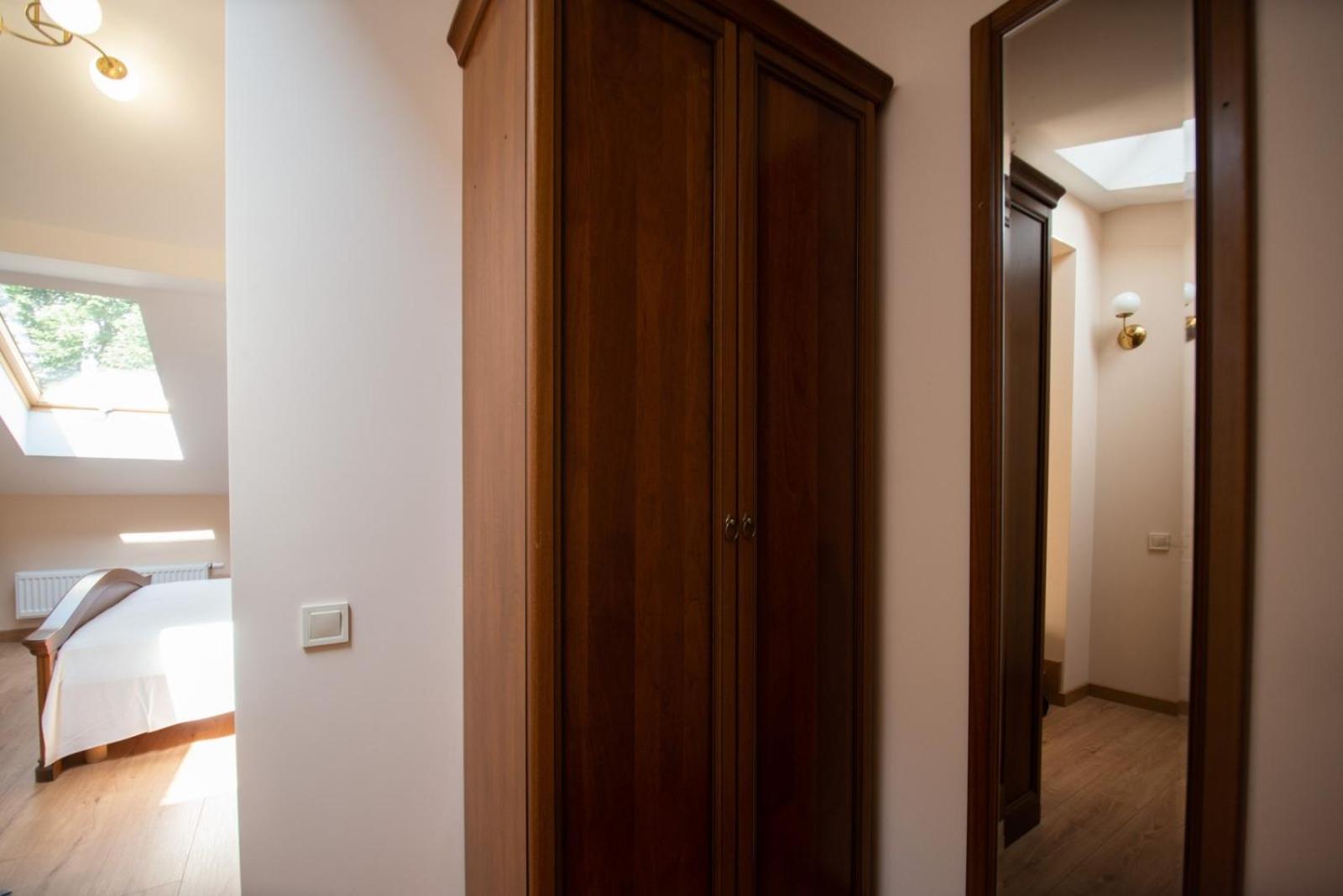 Apart Yaroslava Osmomysla 9 Square - City Center Lemberg Zimmer foto
