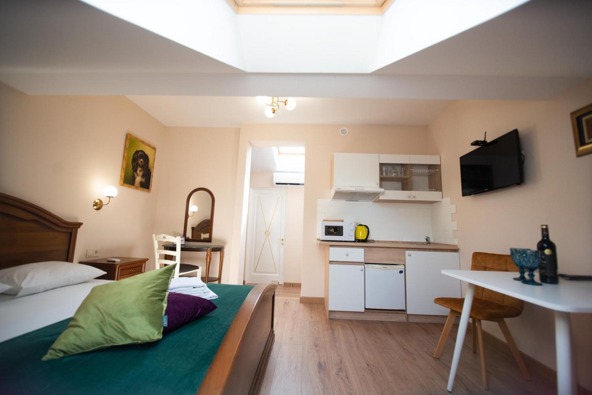 Apart Yaroslava Osmomysla 9 Square - City Center Lemberg Zimmer foto